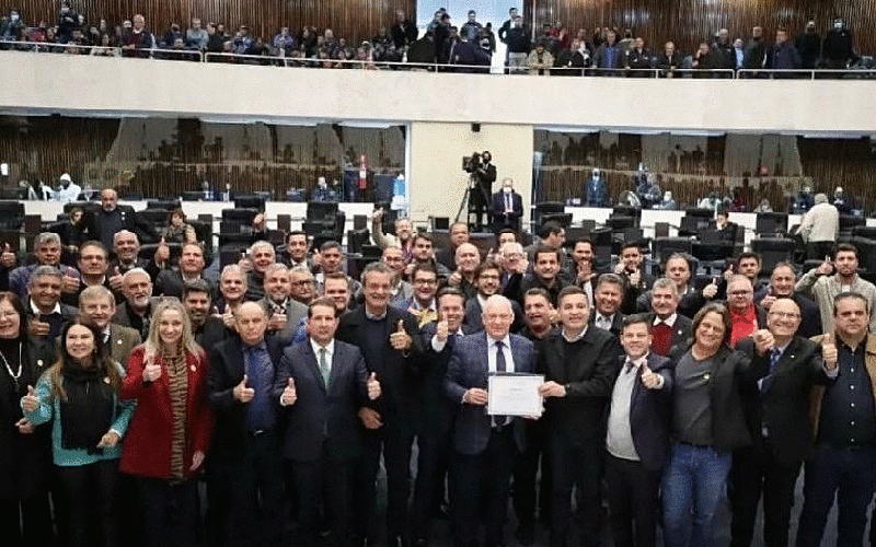 Pref.ª Adriana Polizer participa de movimento na assembleia em favor de Japurá